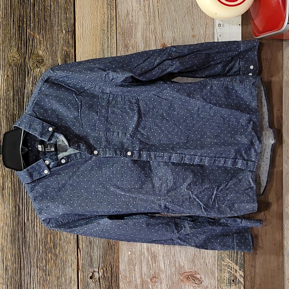 H&M regular fit button down shirt